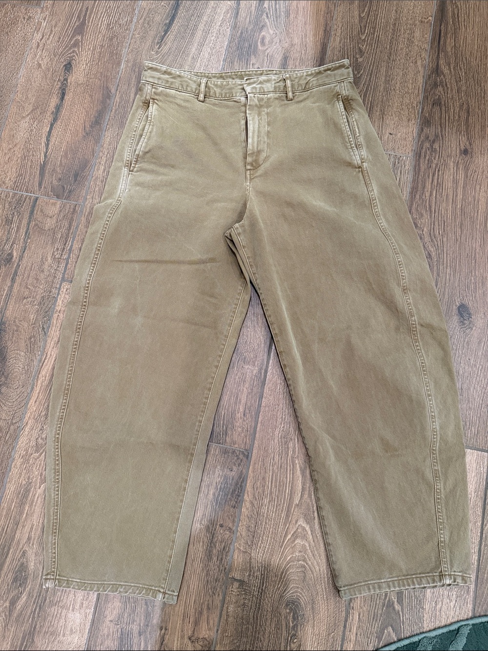 Gap women’s mid rise twill barrel pants